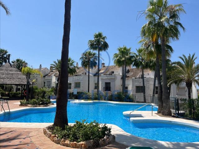 Adosado en venta en Marbella de 260 m2 photo 0