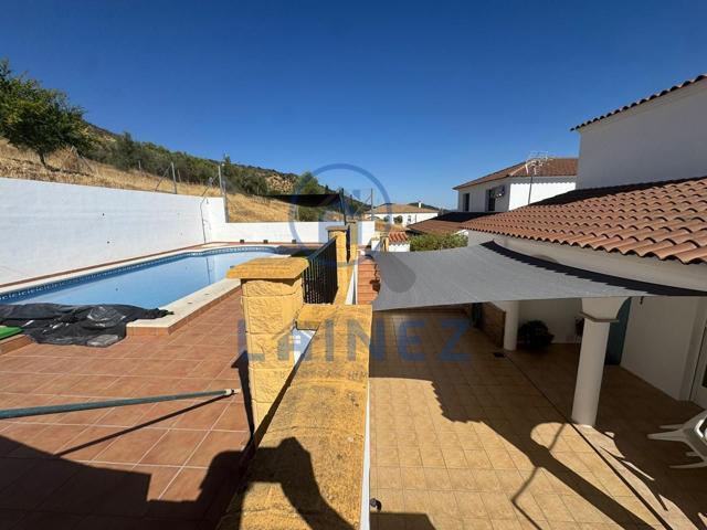Casa - Chalet en venta en Villaharta de 1500 m2 photo 0