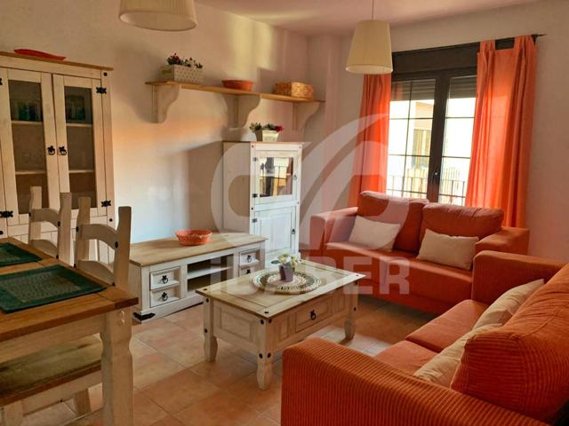 Piso en alquiler en el centro de Lominchar photo 0