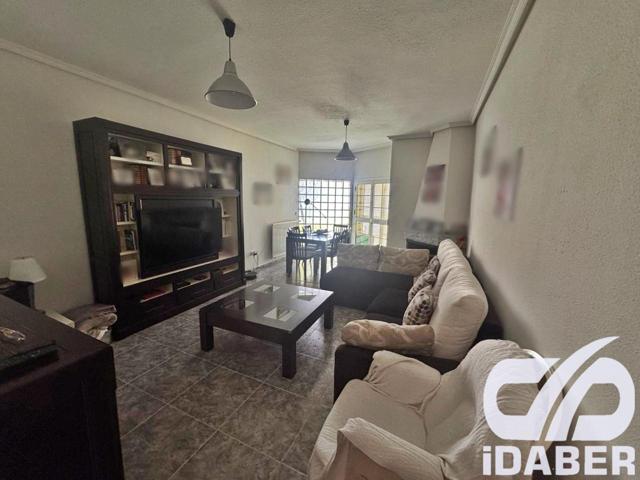 Chalet adosado en Illescas con terraza y piscina photo 0