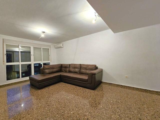VIVIENDA DE VPO. Magnífico piso en una de las mejores zonas de Torrent photo 0