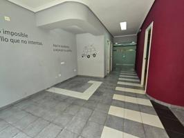 OPORTUNIDAD ÚNICA! ESPACIOSO LOCAL COMERCIAL EN UNA DE LAS CALLES MÁS CÉNTRICAS DE LA CIUDAD. photo 0