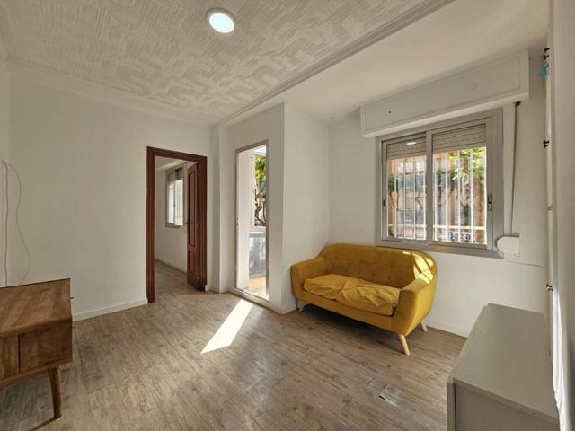 Piso en venta en Poble Nou photo 0