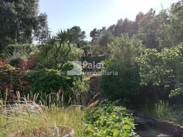 Terreno en Venta en Can Güell, Torrelles de Llobregat – 843 m² con Acceso por Dos Calles photo 0
