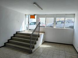 AMPLIO LOCAL EN ZONA CENTRICA DE ARRECIFE photo 0