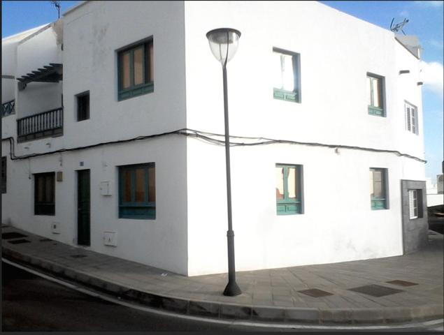EDIFICIO CON DOS APARTAMENTOS EN ORZOLA (ALQUILADOS) photo 0