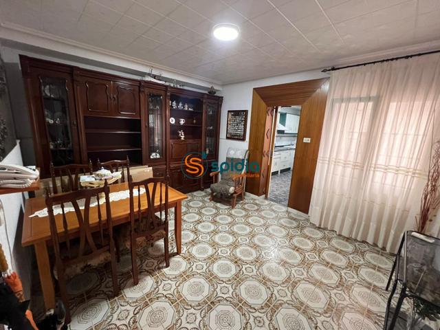 Casa de planta baja con patio y terraza a solo 250m de la playa de las Delicias photo 0