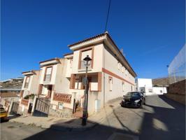 Casa adosada en venta en Castillo de Baños photo 0