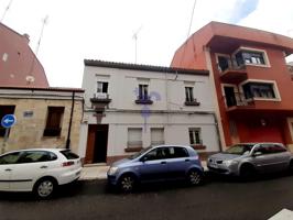 CASA CON 2 VIVIENDAS Y PATIO photo 0
