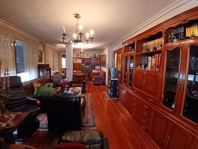 PISO DE 6 DORMITORIOS CON 2 PLAZAS DE GARAJE photo 0