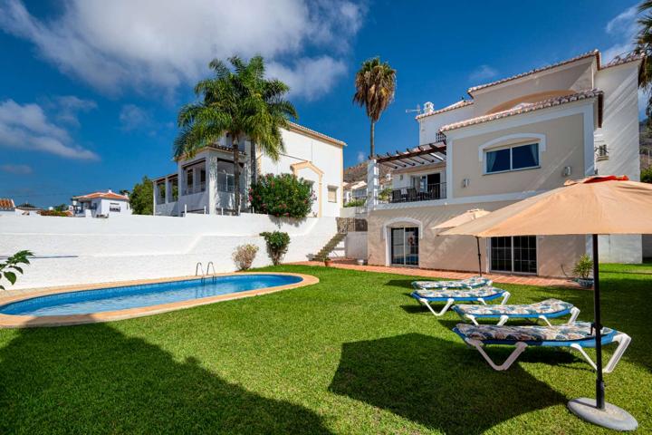 Villa En venta en Calle Los Álamos. Capistrano, Nerja (málaga), Nerja photo 0