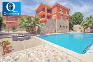 Chalet en Venta en Vistahermosa - Parque Avenidas photo 0