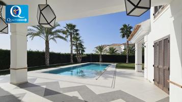Villa en Venta en Golf Bahía photo 0
