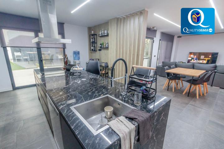 Villa en Venta en Rio Park photo 0