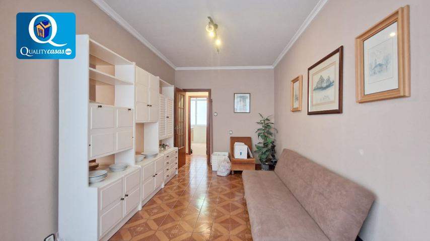 Apartamento en Venta en Benalua photo 0