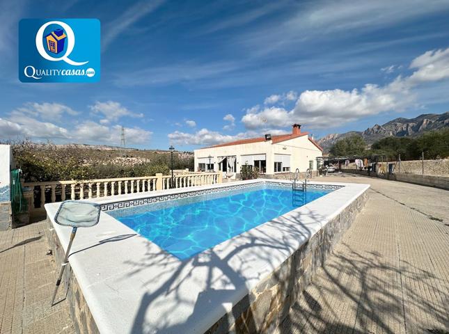Chalet en Venta en Busot photo 0