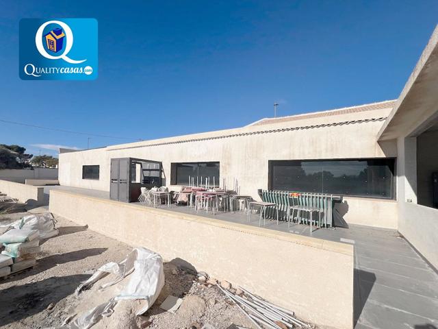 Nave Industrial en Venta en Haygon photo 0