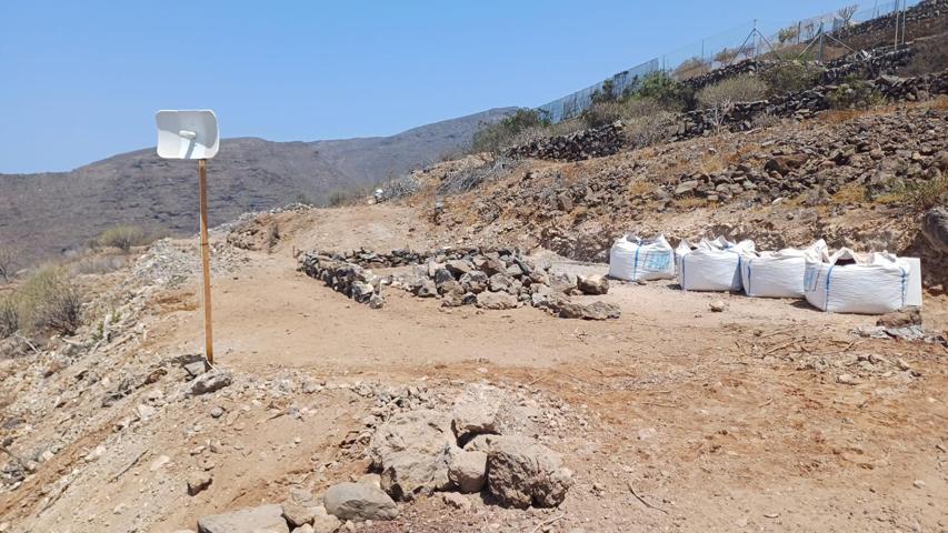 Terreno en venta en Santiago del Teide de 2000 m2 photo 0