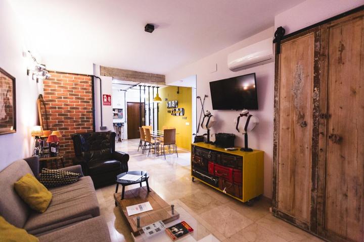¡¡ PISO EN EL CENTRO, ACTUALMENTE A PLENO RENDIMIENTO COMO AT!! photo 0
