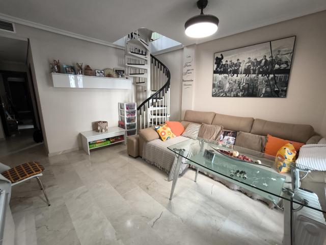 ¡¡PISO SEMINUEVO CON BUHARDILLA EN PLENO CASCO HISTÓRICO!! photo 0