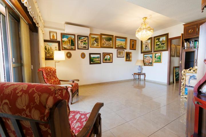¡¡ VIVIENDA EN AVENIDA BARCELONNA, CON TERRAZA!! photo 0