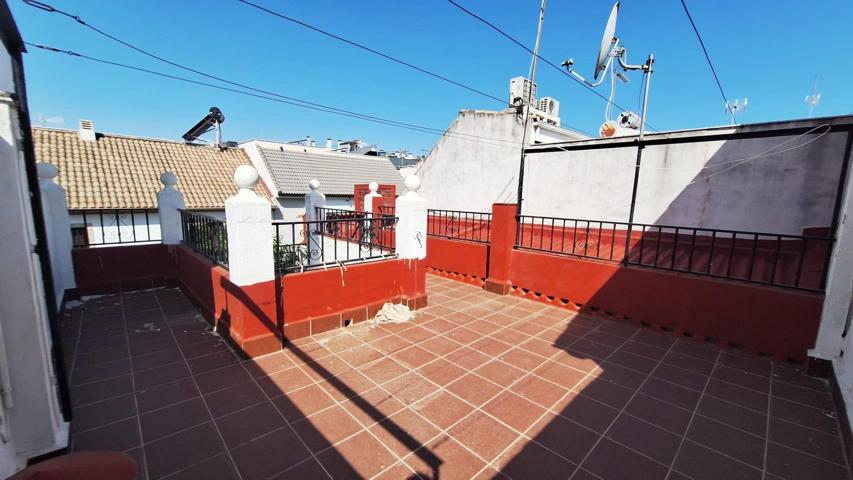 ¡¡ CASA DE DOS PLANTAS, CON 10 M2 DE FACHADA, CON AZOTEA Y PATIO, EN EL ZUMBACÓN !! photo 0