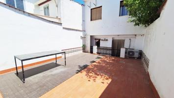 ¡¡ BONITA CASA CON PATIO DELANTERO EN FERNAN-NUÑEZ!! photo 0