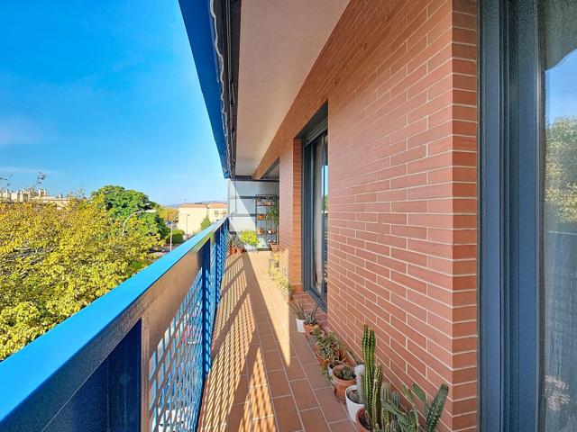 ¡¡ PISO CON GARAJE, VPO, MÁS OTRO GARAJE, DE RENTA LIBRE,  INCLUIDO EN EL PRECIO, EN EL POLIGONO GUADALQUIVIR!! photo 0