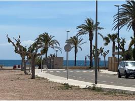 Casa en venta en L'Hospitalet de l'Infant Playa photo 0