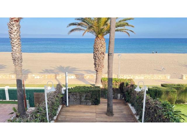 Venta de Casa Adosada en Mont-roig del Camp photo 0