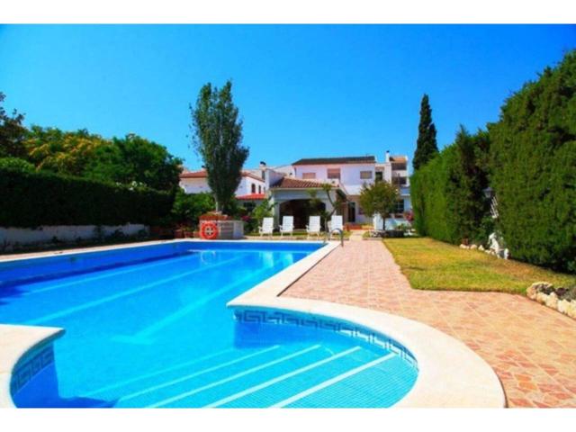 Venta de chalet unifamiliar en Mont-roig del Camp photo 0