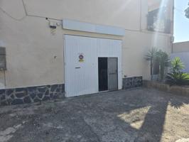 Venta de Local Comercial en Mont-roig del Camp photo 0