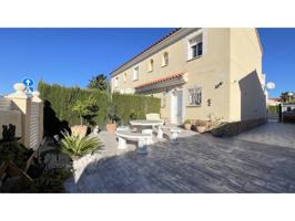 Venta de Chalet Adosado esquinero en urbanización 'Costa Zefir' photo 0