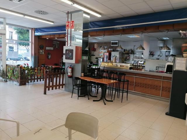 TRASPASO CAFETERÍA EN PLENO RENDIMIENTO photo 0