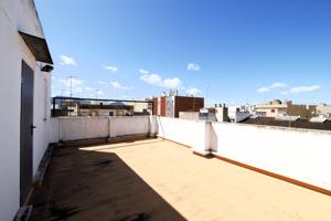 ESPECTACULAR VIVIENDA CON TERRAZA TOTALMENTE AMUEBLADA Y EQUIPADA photo 0