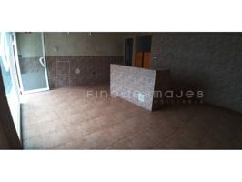 Local en venta en Torroella de Baix photo 0