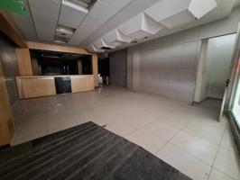 Venta de local comercial en Terrassa photo 0
