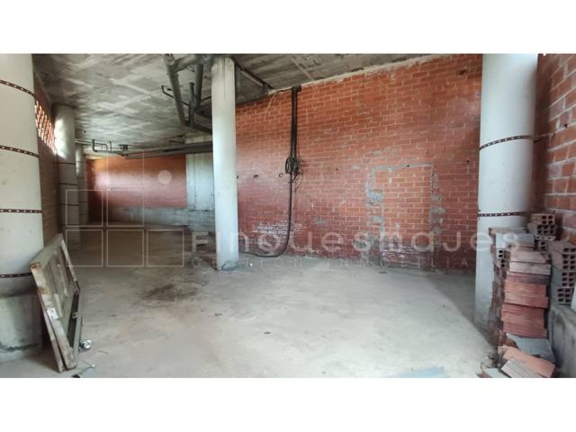 Venta de local comercial en Terrassa photo 0