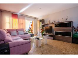 Exclusiva vivienda reformada de 4 habitaciones en Vallparadís photo 0