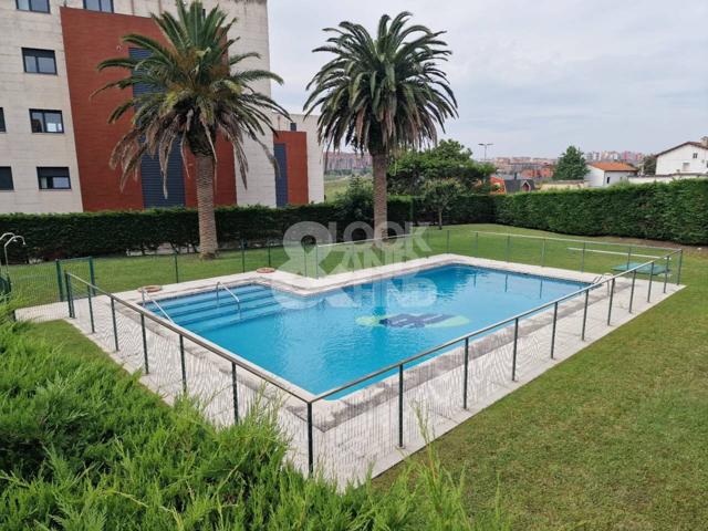 Piso de alquiler en urbanización privada con piscina photo 0