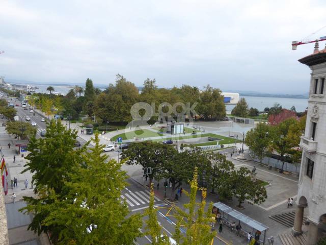 Extraordinario piso de 190 m2. en alquiler con vistas a la bahía photo 0