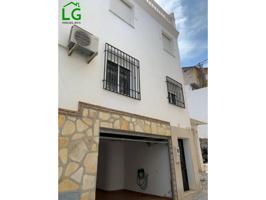 Casa con encanto en Jete con cochera privada y ¡a estrenar! photo 0
