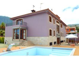Exclusivo chalet independiente, con vistas, piscina y jardines. photo 0