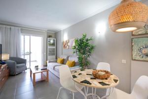 Apartamento de 3 dormitorios en el complejo Europlaya – ¡Ubicación inmejorable frente al Yumbo! photo 0