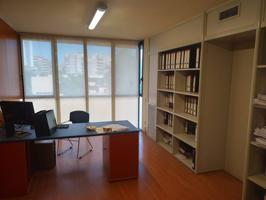 Oficina en alquiler en Universitat-Xalets Humbert Torres-Clot photo 0