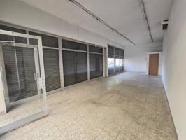 Alquiler de un Local Comercial en Lleida Capital - Zona Pardinyes photo 0