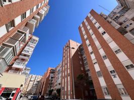 ** VIVIENDA EN VENTA EN CÁDIZ CAPITAL -- HOSPITAL -- LOS PORCHES ** photo 0