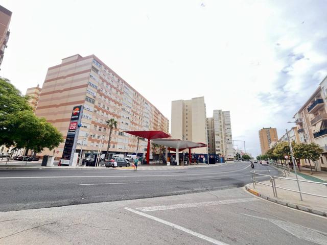 !! FÁNTASTICA VIVIENDA EN CÁDIZ CAPITAL -- SEGUNDA AGUADA -- GASOLINERA ÁFRICA !! photo 0