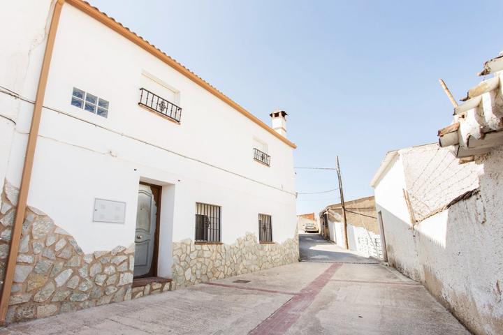 Aléjate del ruido y del estrés en esta maravillosa casa en plena naturaleza a un precio inmejorable! photo 0