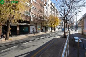 GRAN PLAZA DE GARAJE EN AVENIDA DE CONSTITUCIÓN photo 0